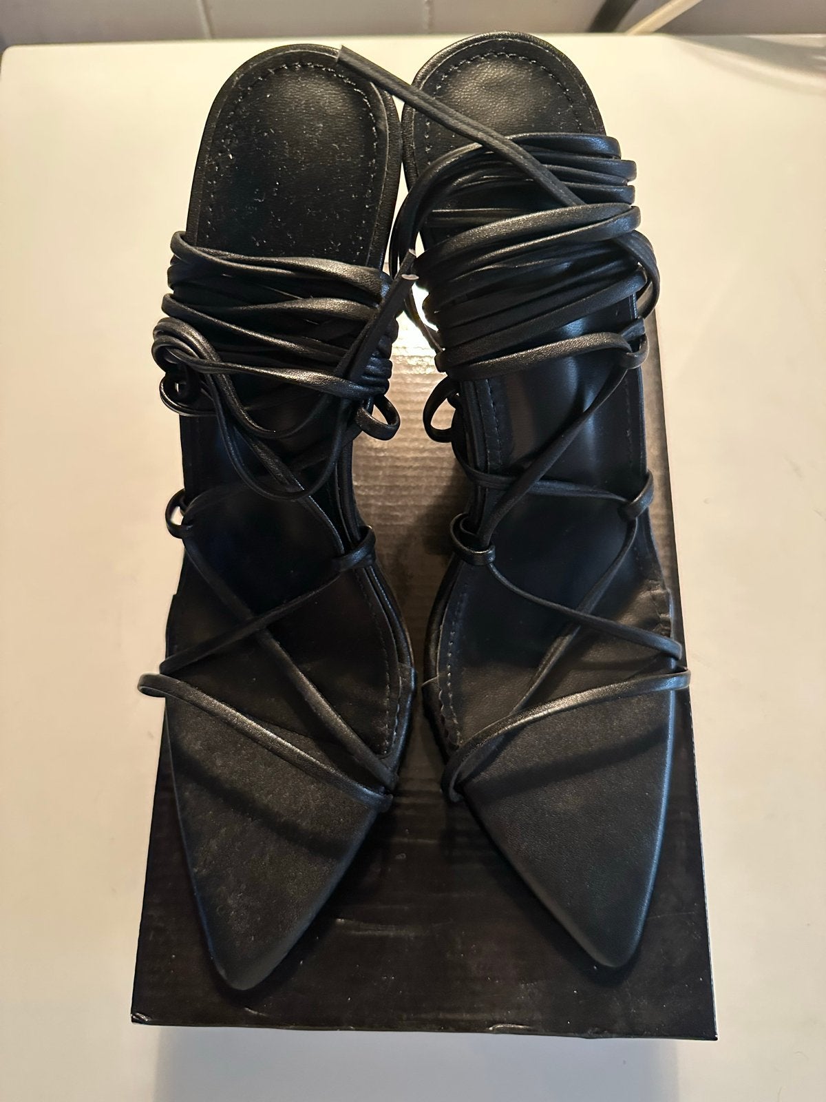 SHEIN Zwarte Sandalen met Dunne Bandjes - Maat 41, Kleding | Dames, Schoenen, Zwart, Gedragen, Sandalen of Muiltjes, Ophalen of Verzenden