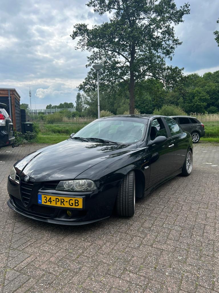 Alfa romeo 156 1.8 twin spark,  nieuwe apk!, Auto's, Alfa Romeo, Voorwielaandrijving, Zwart, Zwart, Leder