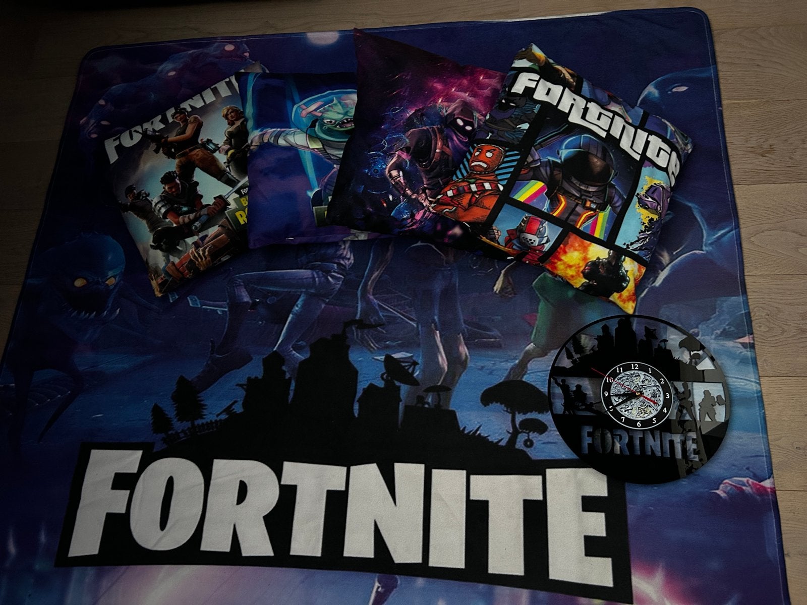Fortnite: 2x dekbedhoes, vloerkleed, 4 kussens, Gebruikt, Overige merken, Kleed of Kussen, Ophalen of Verzenden