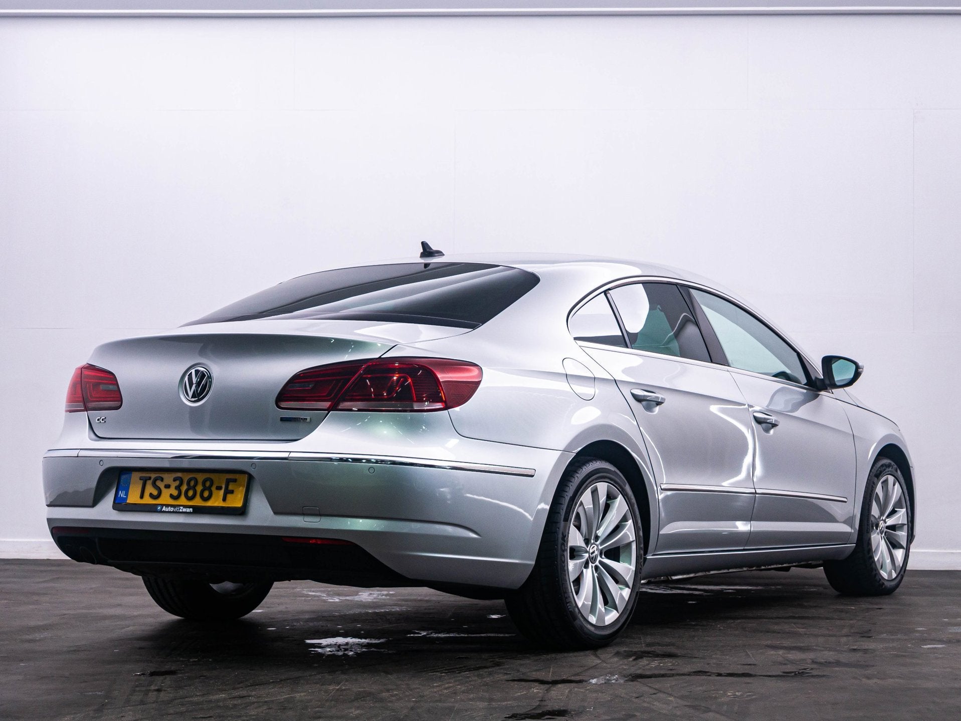 Volkswagen CC Passat 1.4 TSI PDC/Navi/Bluetooth, Euro 5, Stof, 4 cilinders, 4 stoelen