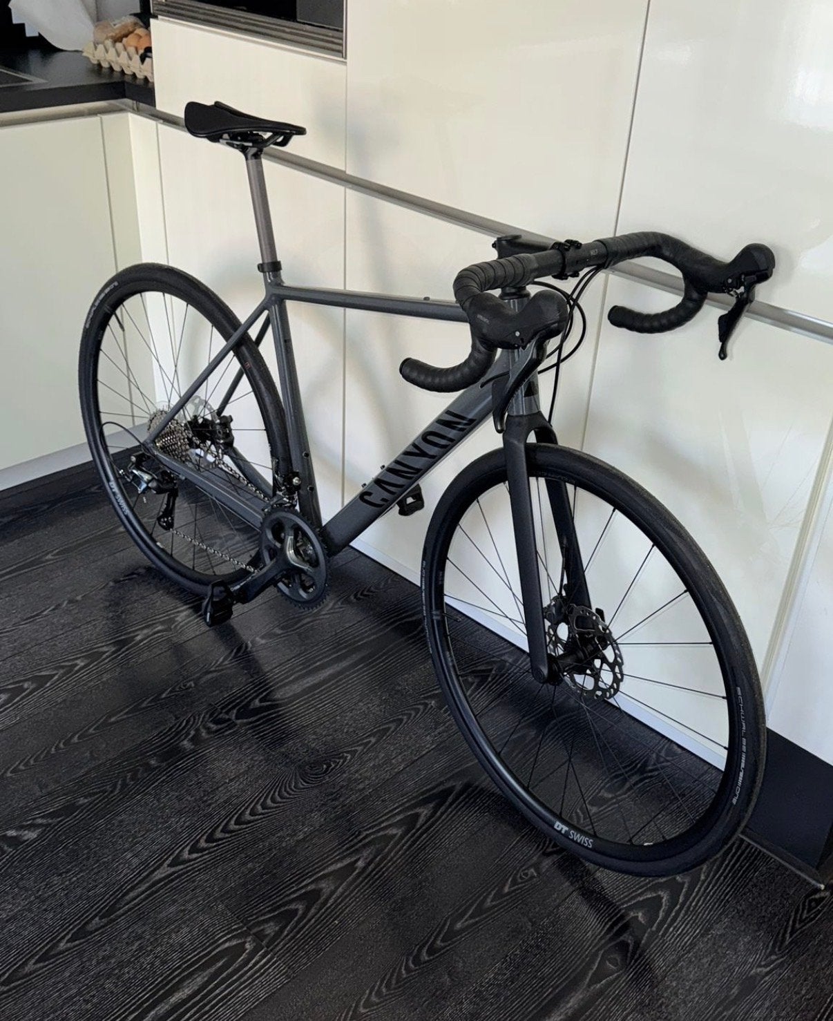 Foto 2 van Canyon Endurace 6 (2024) racefiets - Nieuwstaat