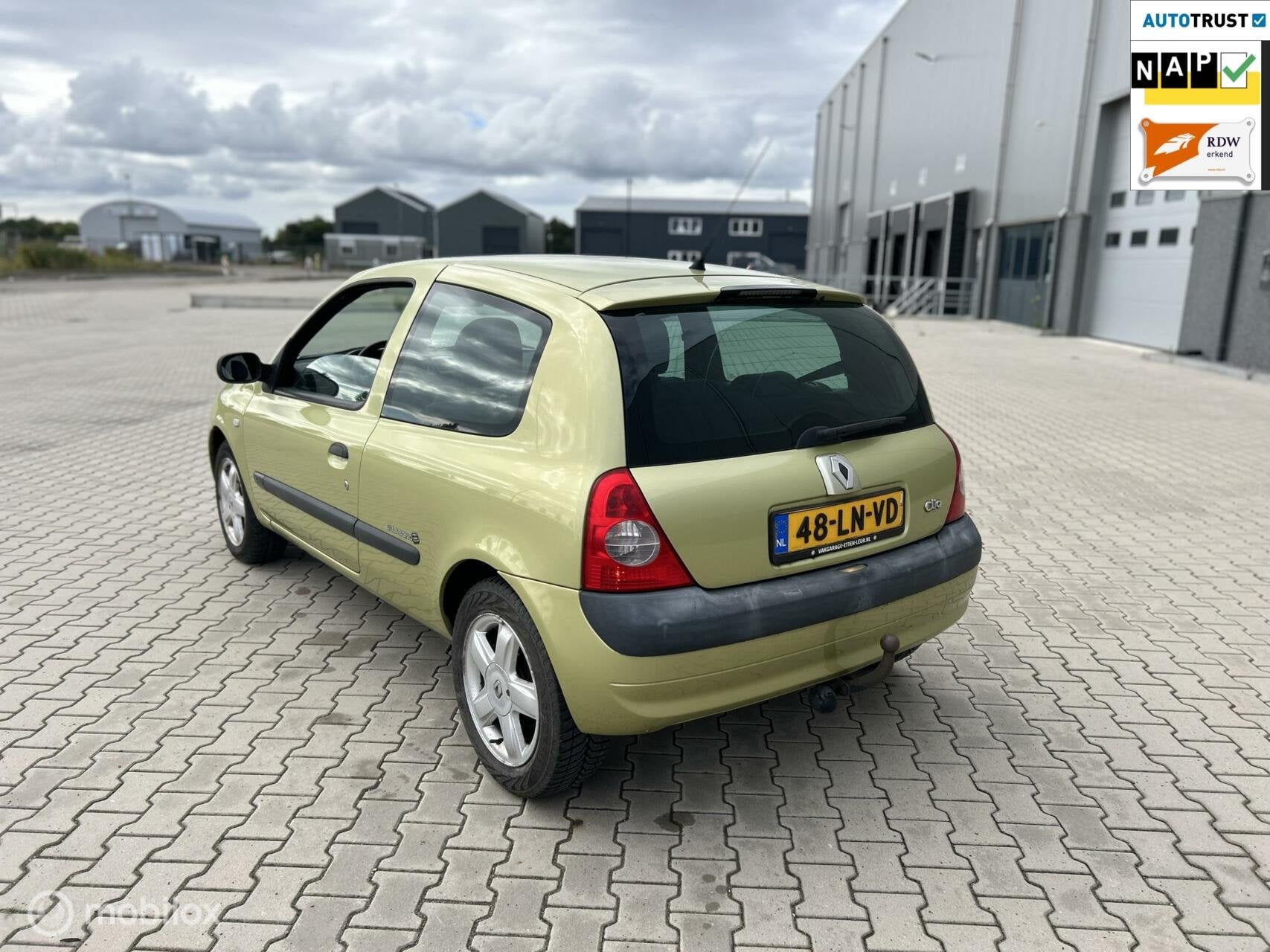 Renault Clio 1.4-16V Privilège/NAP/CRUISE CONTR/AIRCO, Voorwielaandrijving, Handgeschakeld, Automatische klimaatregeling, 955 kg