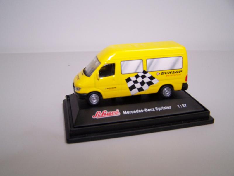 Mercedes Benz Sprinter Dunlop, Hobby en Vrije tijd, Modelauto's | 1:87, Nieuw, Ophalen of Verzenden, Schuco, Bus of Vrachtwagen