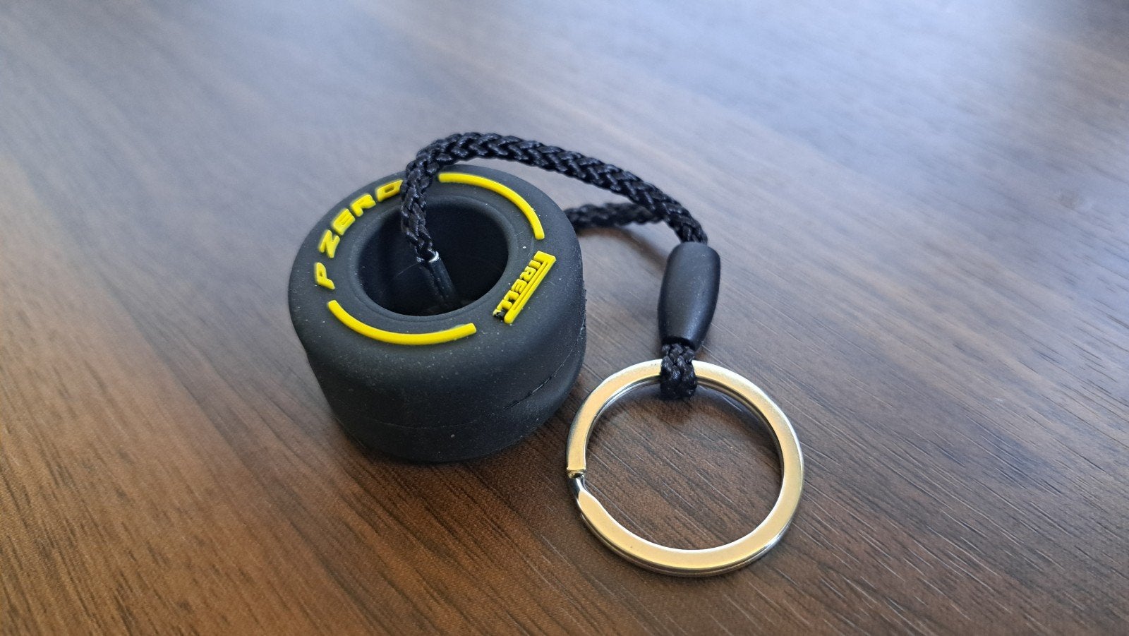 Keyring PIRELLI F1 P ZERO, Verzamelen, Ophalen of Verzenden, Sport