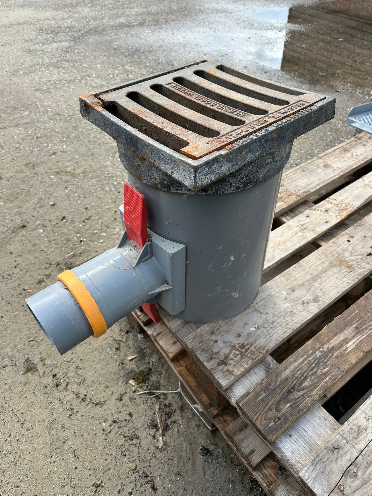 Straatkolk afvoerput, Doe-het-zelf en Verbouw, Buizen en Afvoer, Ophalen, Afvoer, Gebruikt, Pvc