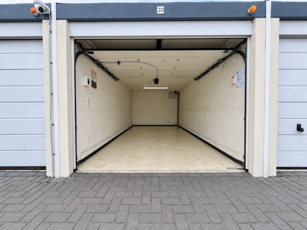 Garagebox 18m² Lelystad – beveiligd, Huizen en Kamers, Almere