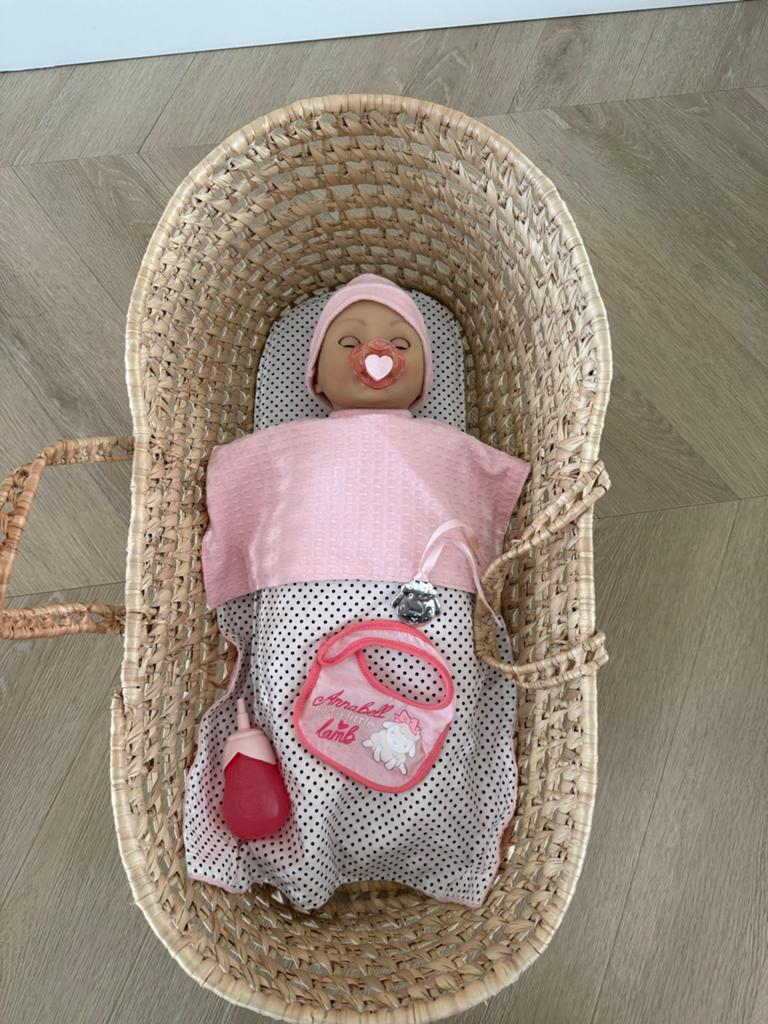 Baby Annabell pop met wiegje en accessoires, Ophalen of Verzenden, Gebruikt, Babypop