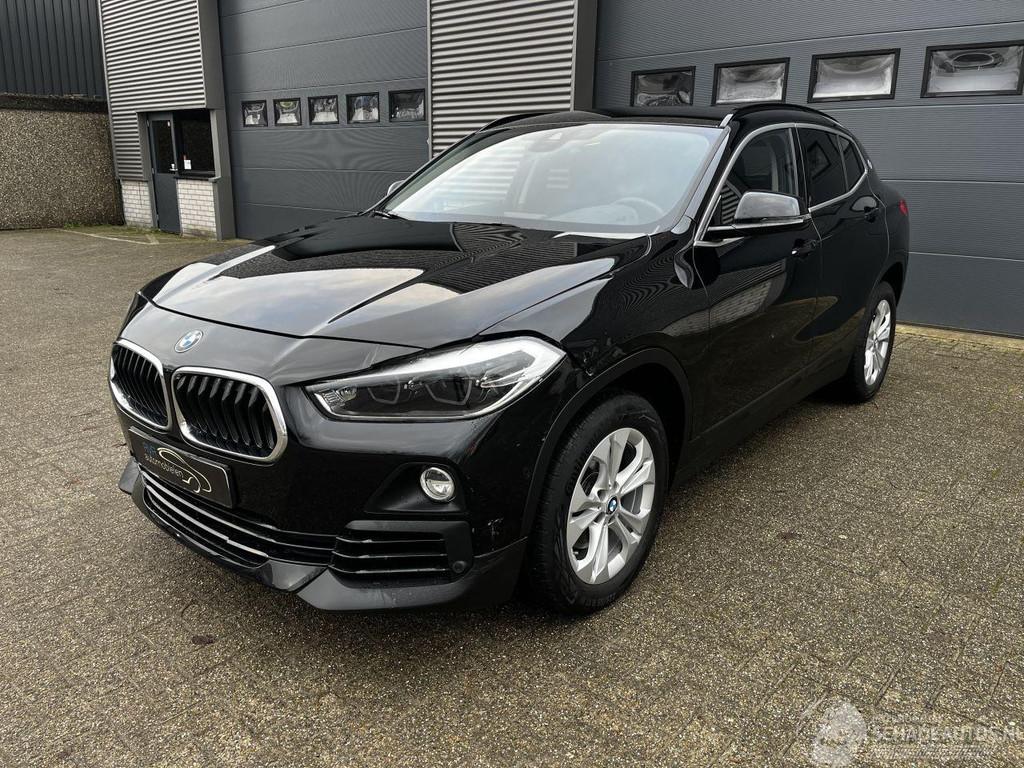 BMW X2 SDrive 18i AUTOMAAT / NAVI / CRUISE / PDC (bj 2020), Automaat, Zwart, Benzine, BMW