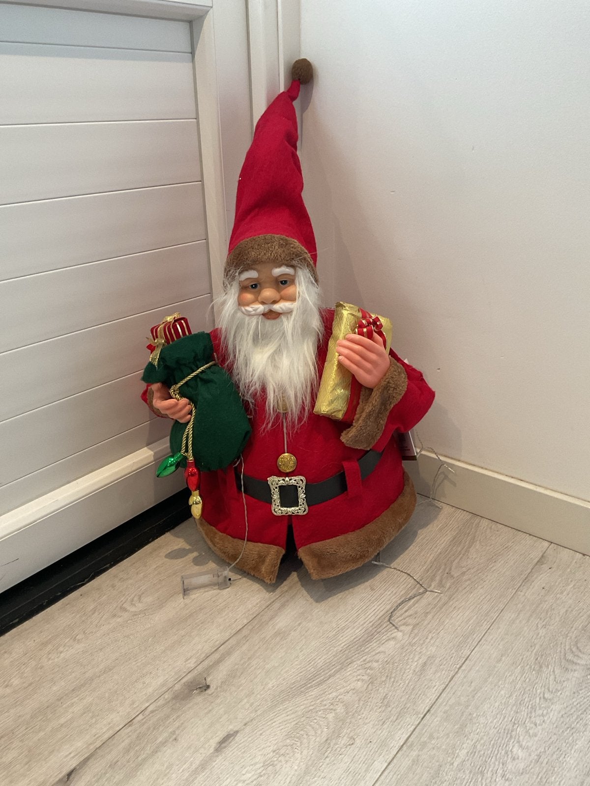 Kerstman te koop, Diversen, Ophalen