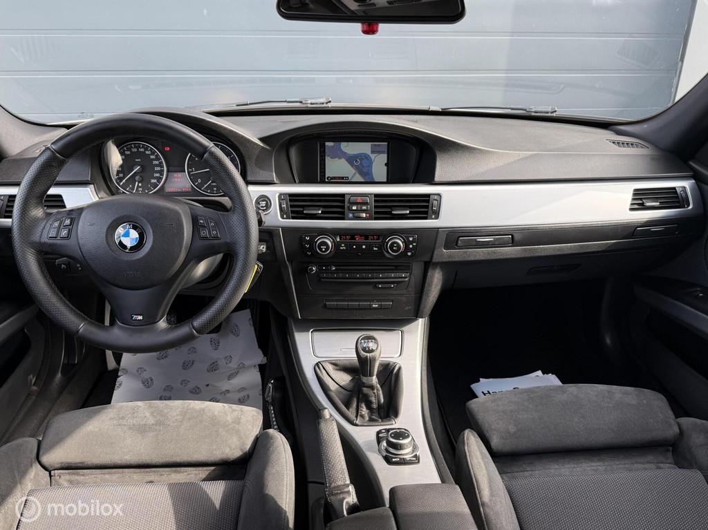BMW 3-serie Touring 318i M-Sport Navi Clima pdc Bi-Xenon Sta, Auto's, BMW, Euro 5, Achterwielaandrijving, Origineel Nederlands