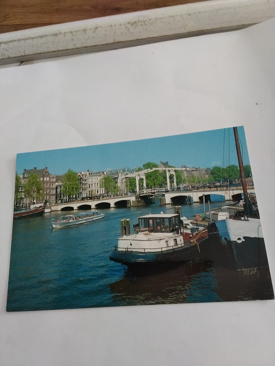 Ansichtkaart Amsterdam Magere Brug - Ongelopen, Verzamelen, Ansichtkaarten | Nederland, Ophalen of Verzenden, 1980 tot heden, Ongelopen