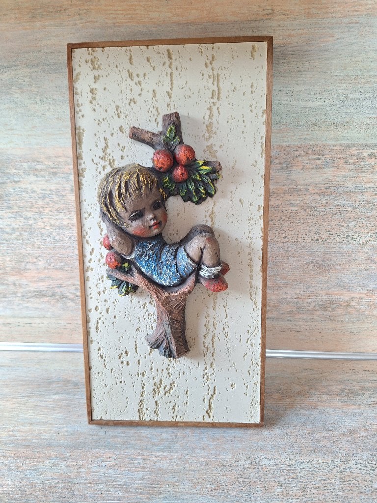 Vintage kinder schilderijtje: kindje in boom met besjes, Ophalen, Huis en Inrichting