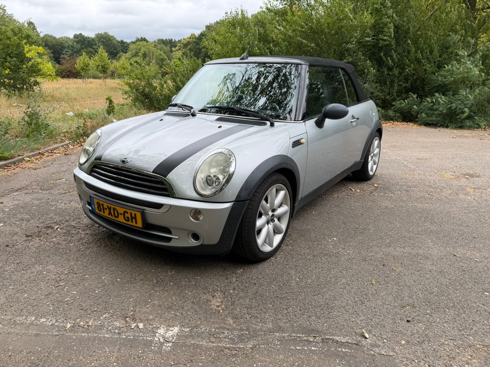 Mini 1.6 16V ONE Cabrio 2007 Grijs, Auto's, Mini, 4 cilinders, Cabriolet, 4 stoelen, 14 km/l