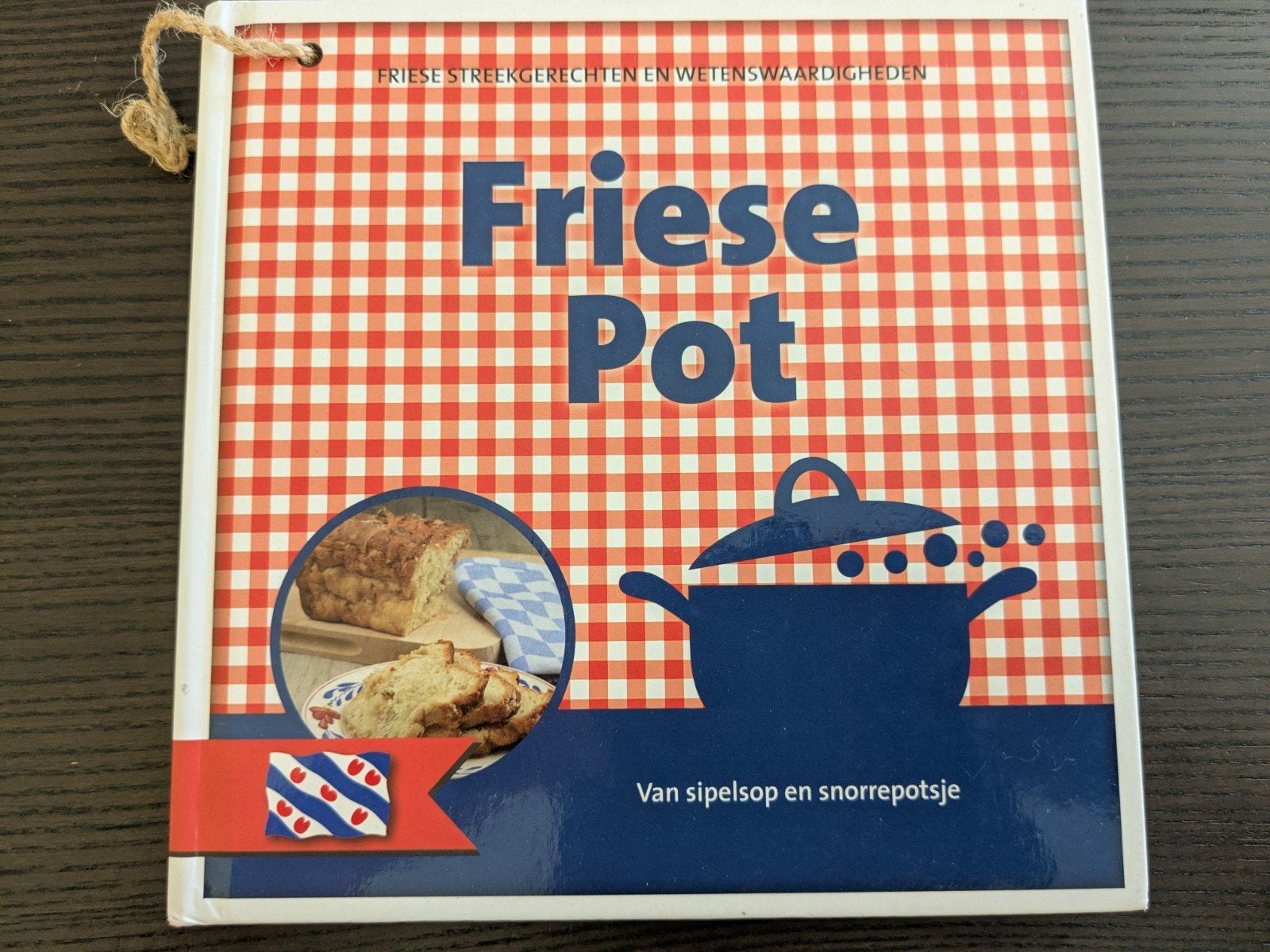 Friese pot - Van Sipelsop en Snorrepotsje, Boeken, Kookboeken, Zo goed als nieuw, Nederland en België, Tapas, Hapjes en Dim Sum