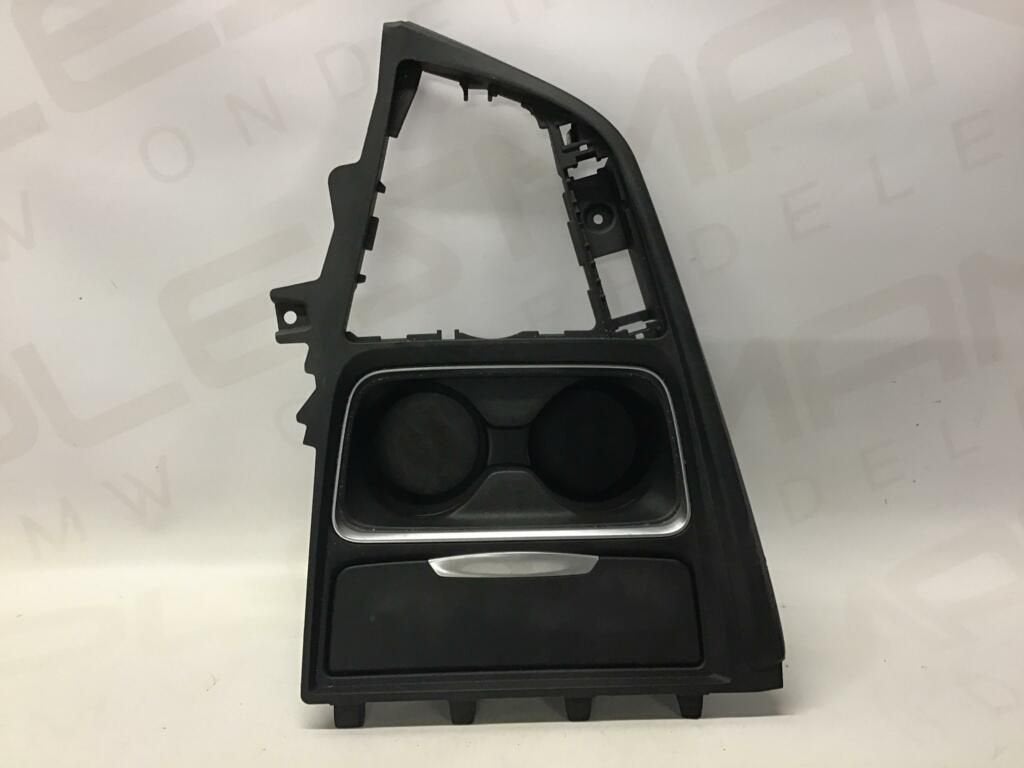 Bekerhouder zwart BMW 3-serie F30/F80 ('12-'15) 105048744, Gebruikt, -, -, Ophalen of Verzenden