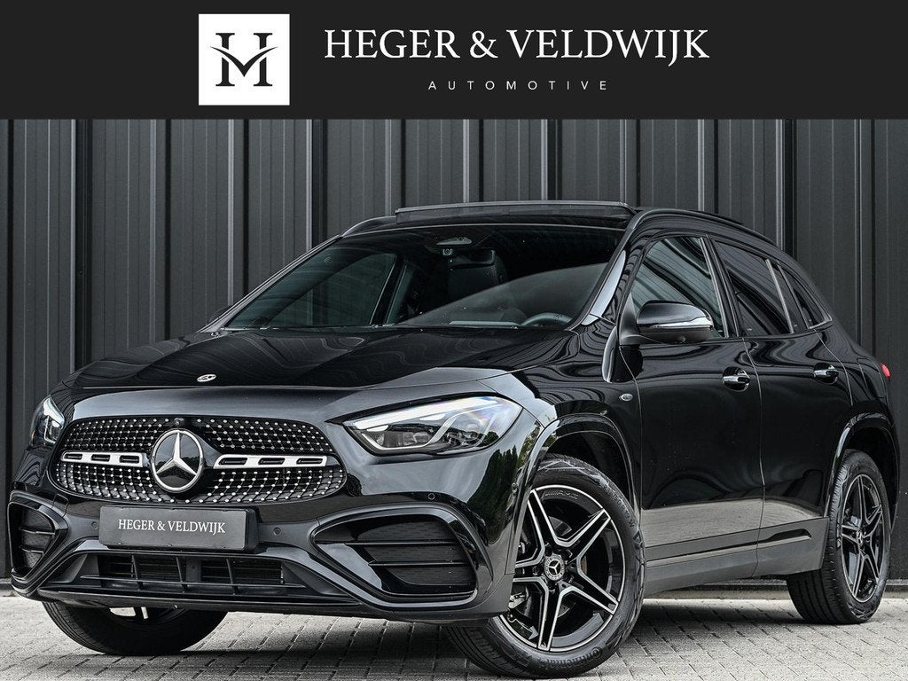 Mercedes-Benz GLA-klasse 250 e Business Solution AMG | Panor, Auto's, Mercedes-Benz, Stof, Gebruikt, 4 cilinders, Zwart