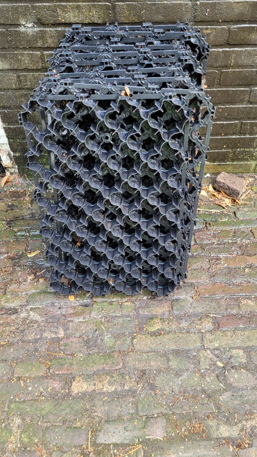 10 Zwarte kunststof gras-grindtegels 585 x 390 x 38 mm, Tuin en Terras, Ophalen, Zo goed als nieuw, Minder dan 10 m²