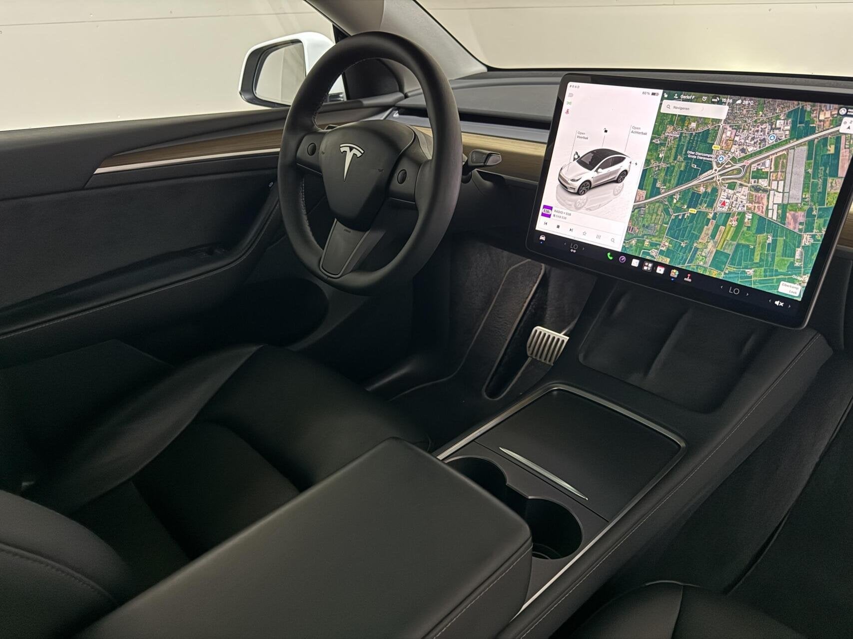 Foto 25 van Tesla Model Y RWD 58 kWh 92% SOH Black Edition Trekhaak FSD