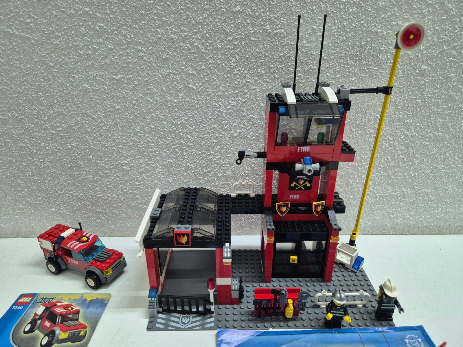 Lego City Brandweerkazerne 7240 met brandweerwagen, Compleet, Lego, Ophalen of Verzenden, Complete set
