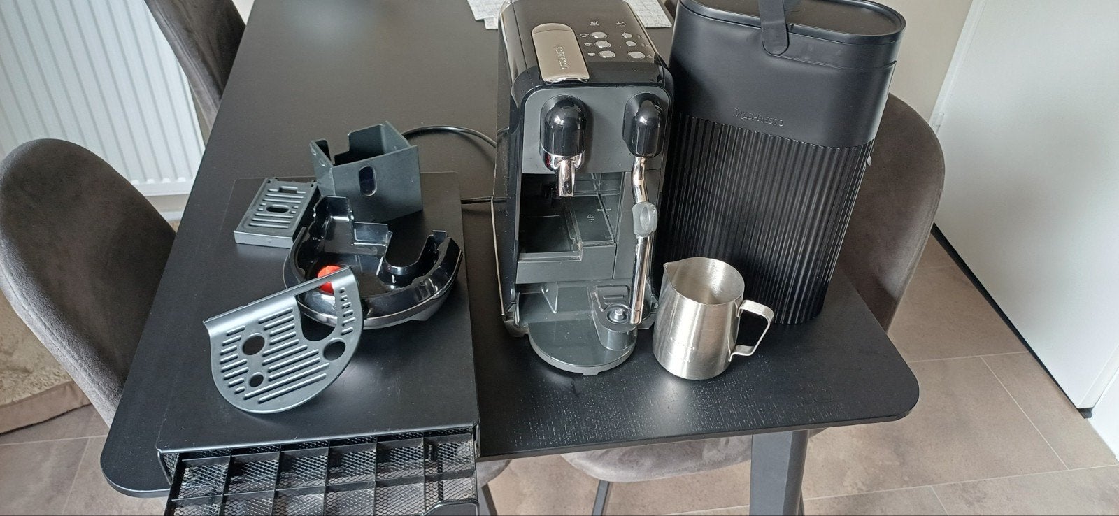 Nespresso Creatista Plus - Zwart - Inclusief melkkan, Witgoed en Apparatuur, Koffiezetapparaten, Ophalen, Koffiepads en cups, Espresso apparaat