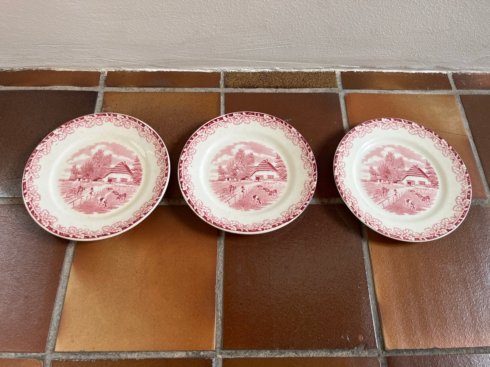 3 Antieke Borden Boerenhoeve Rood - S.C. Maastricht, Ophalen