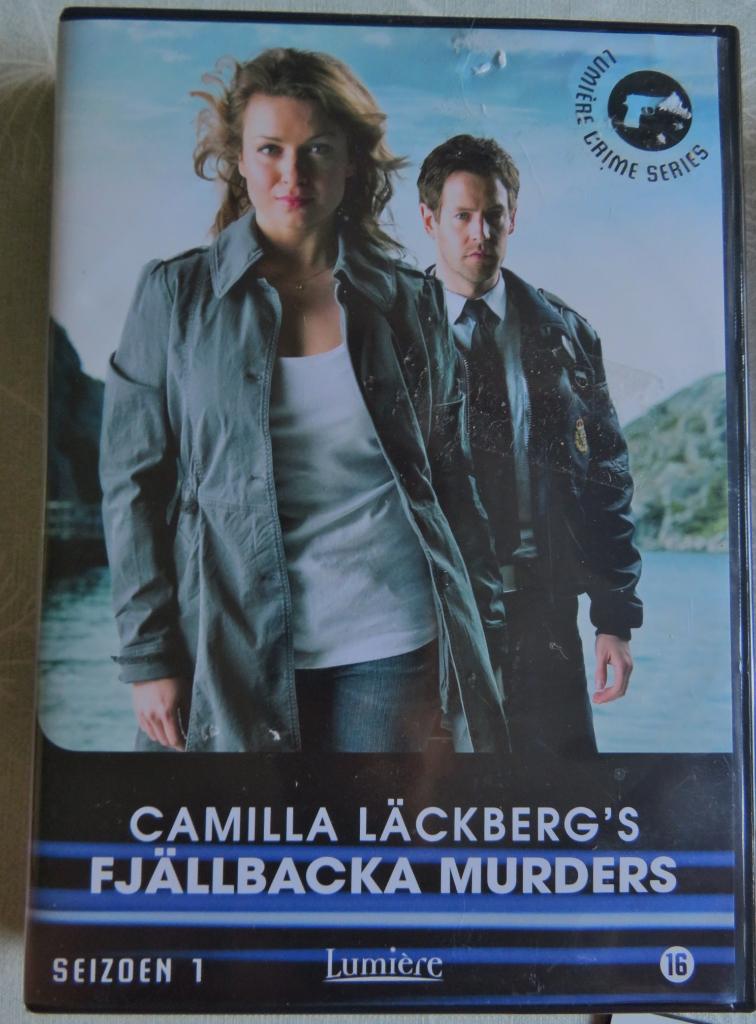DVD FJÄLLBACKA MURDERS * Seizoen 1 *, Verzenden, Boxset, Zo goed als nieuw, Vanaf 12 jaar