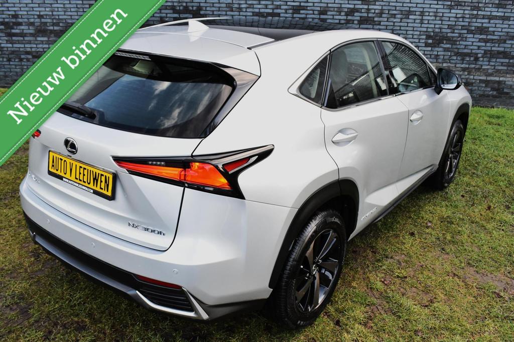Lexus NX 300h AWD Sport Line PANORAMADAK/MATRIX/LEDER/CAMERA, Automaat, Gebruikt, Euro 6, 1760 kg