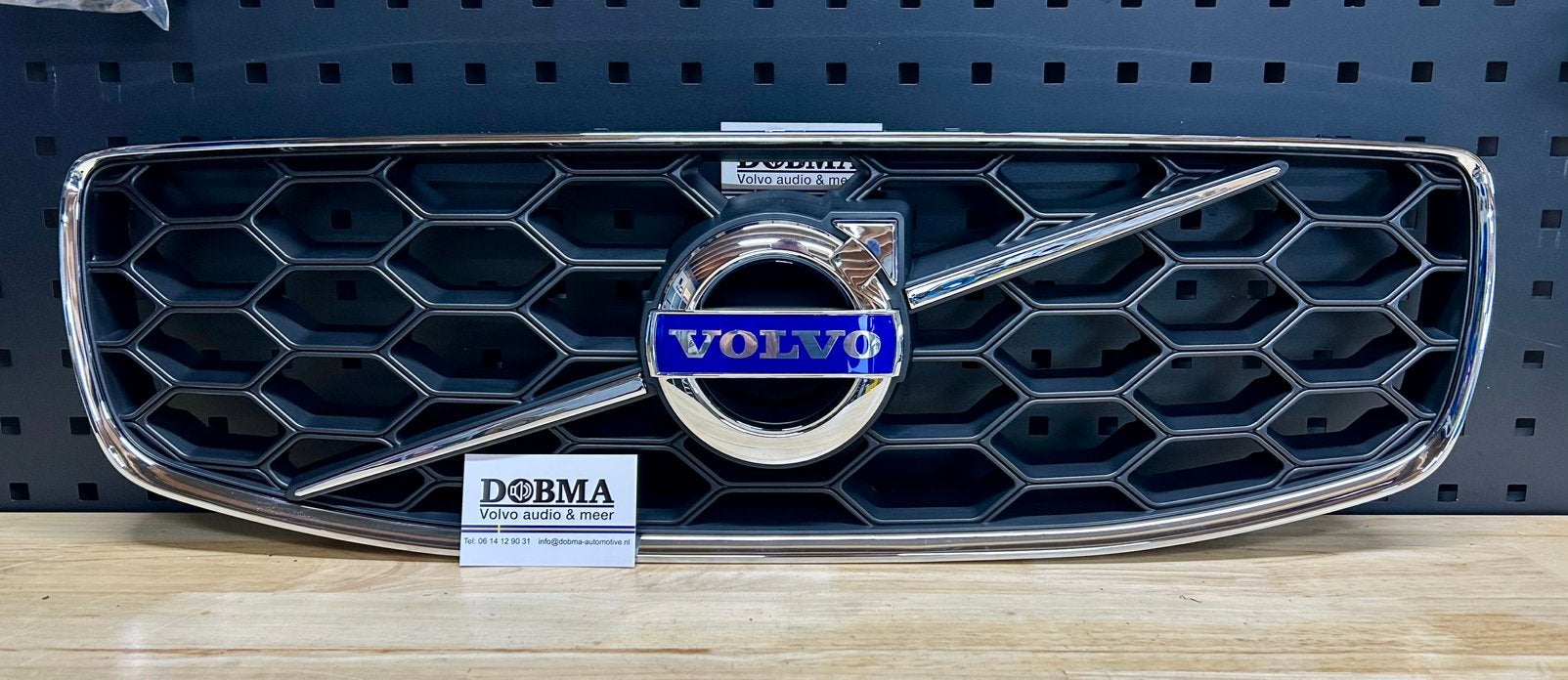 Grille Volvo XC70 NIEUW! Origineel, Voor, Nieuw, Ophalen of Verzenden, Volvo