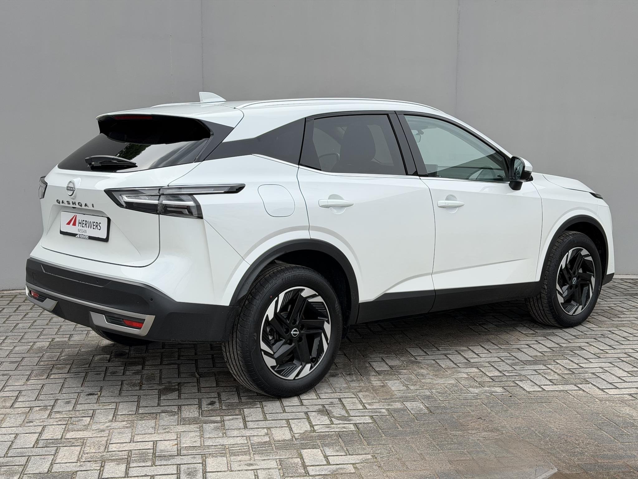Nissan Qashqai 1.3 MHEV Xtronic N-Connecta / Panoramadak / 1, Auto's, 4 cilinders, Leder en Stof, Wit, 1365 kg