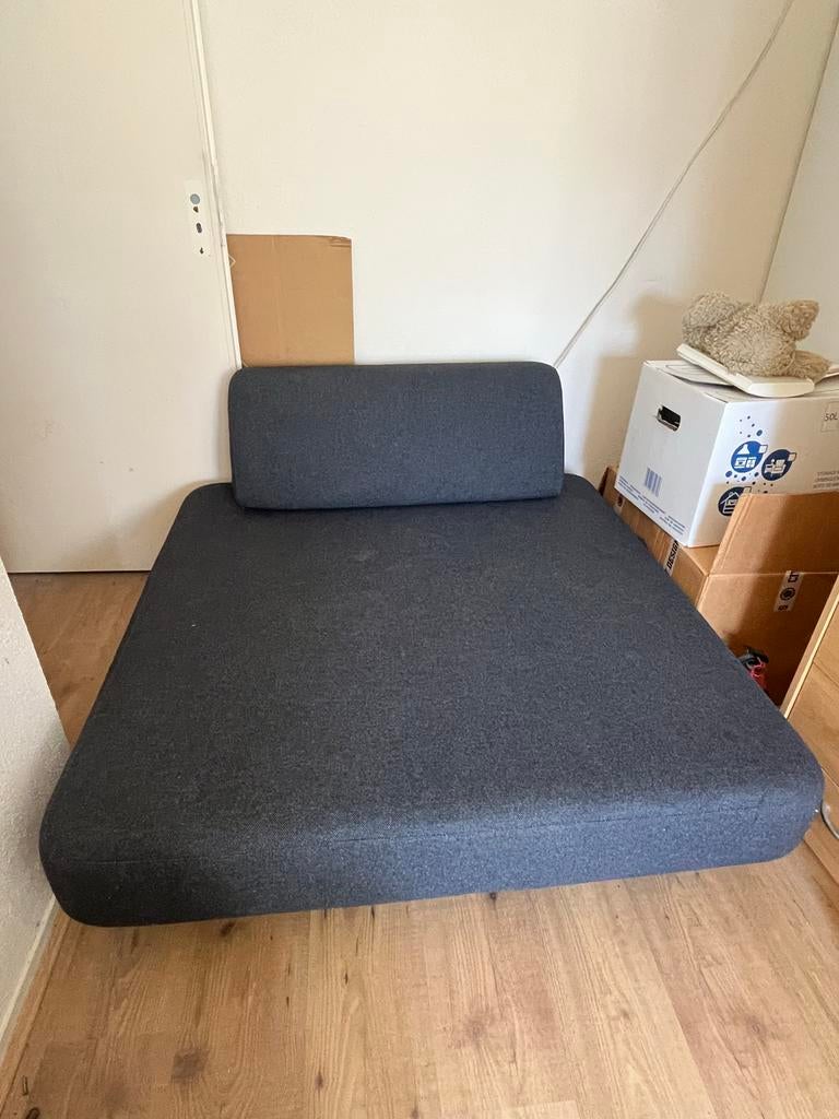 Compacte donkergrijze poef/ chill plek., Huis en Inrichting, Ophalen, Eenpersoons, 150 tot 200 cm, 75 tot 100 cm