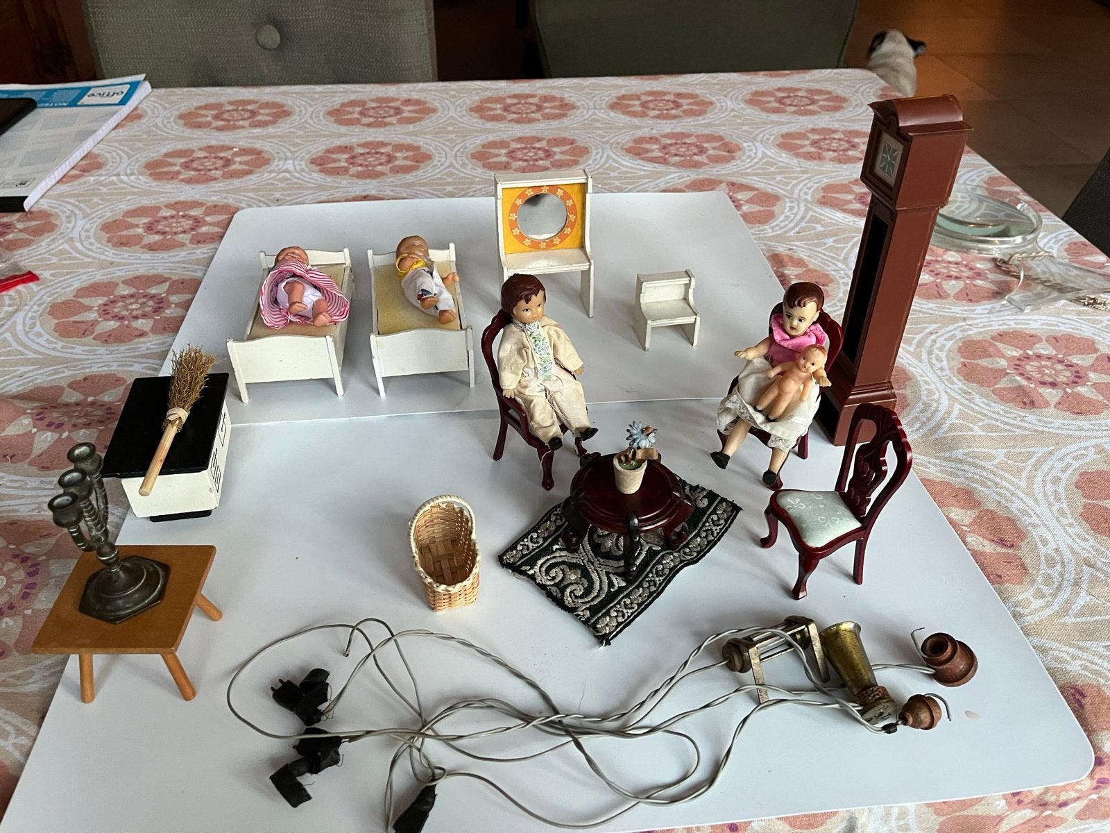 Vintage Poppenhuis Poppenset met Meubels en Poppen, Ophalen of Verzenden, Gebruikt, Poppenhuispop