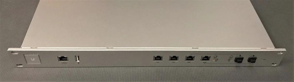 Ubiquiti UniFi Security Gateway Pro 4 (USG-PRO-4), Ophalen of Verzenden, Zo goed als nieuw, Router