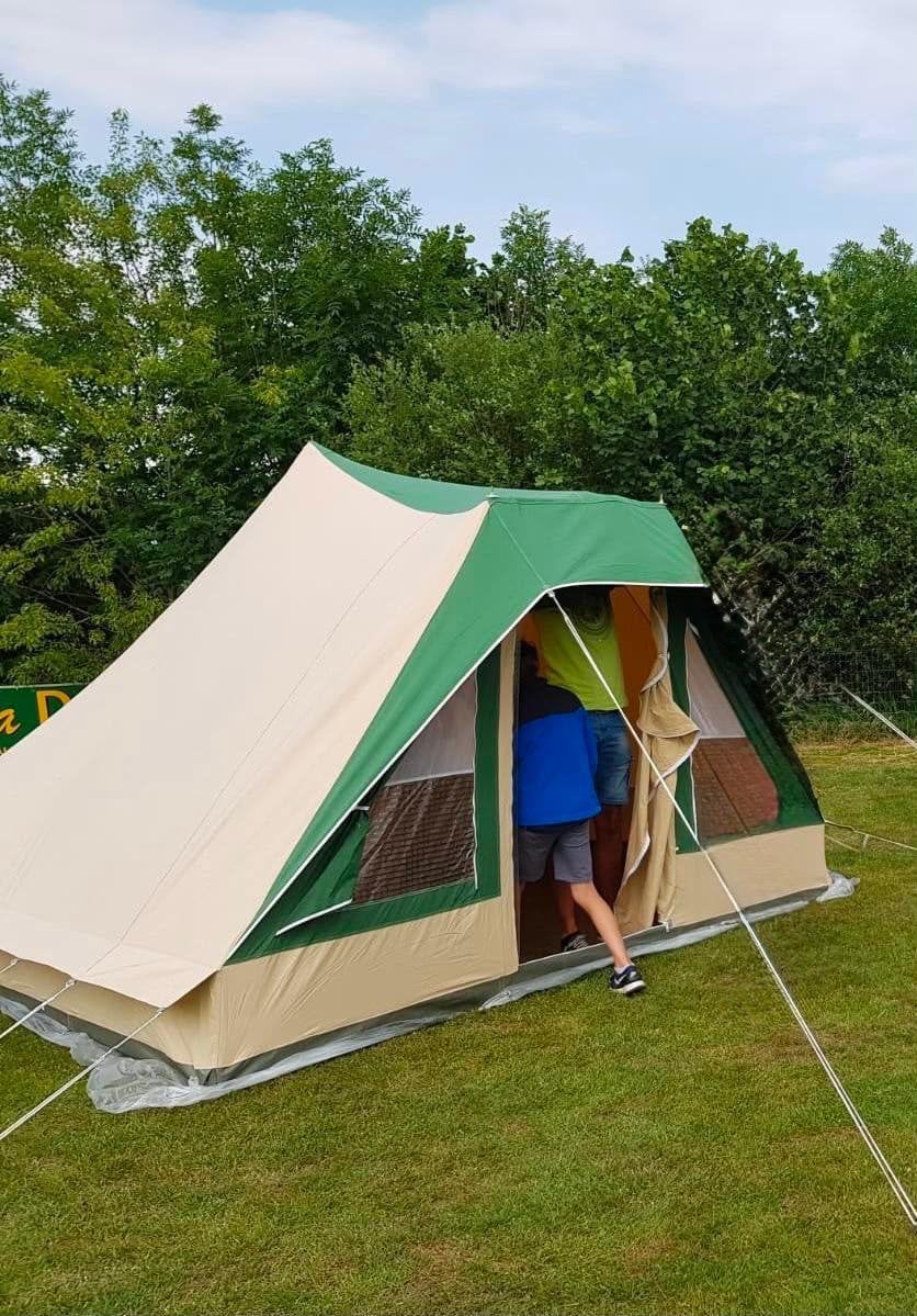 4 persoons tent met luifel., Caravans en Kamperen, Ophalen, Gebruikt, Tot en met 4