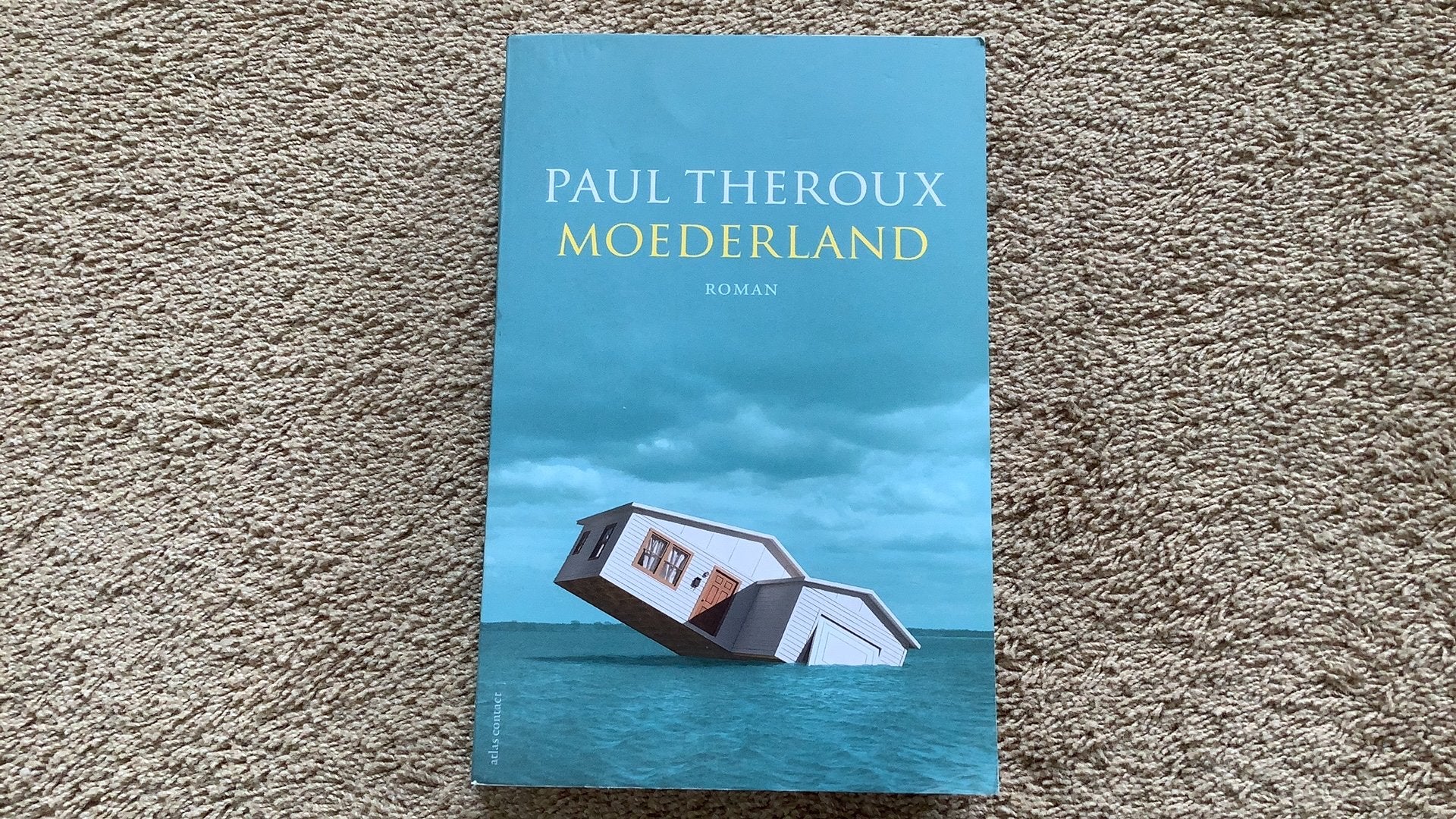 Paul Theroux - Moederland, Ophalen of Verzenden, Zo goed als nieuw, Paul Theroux