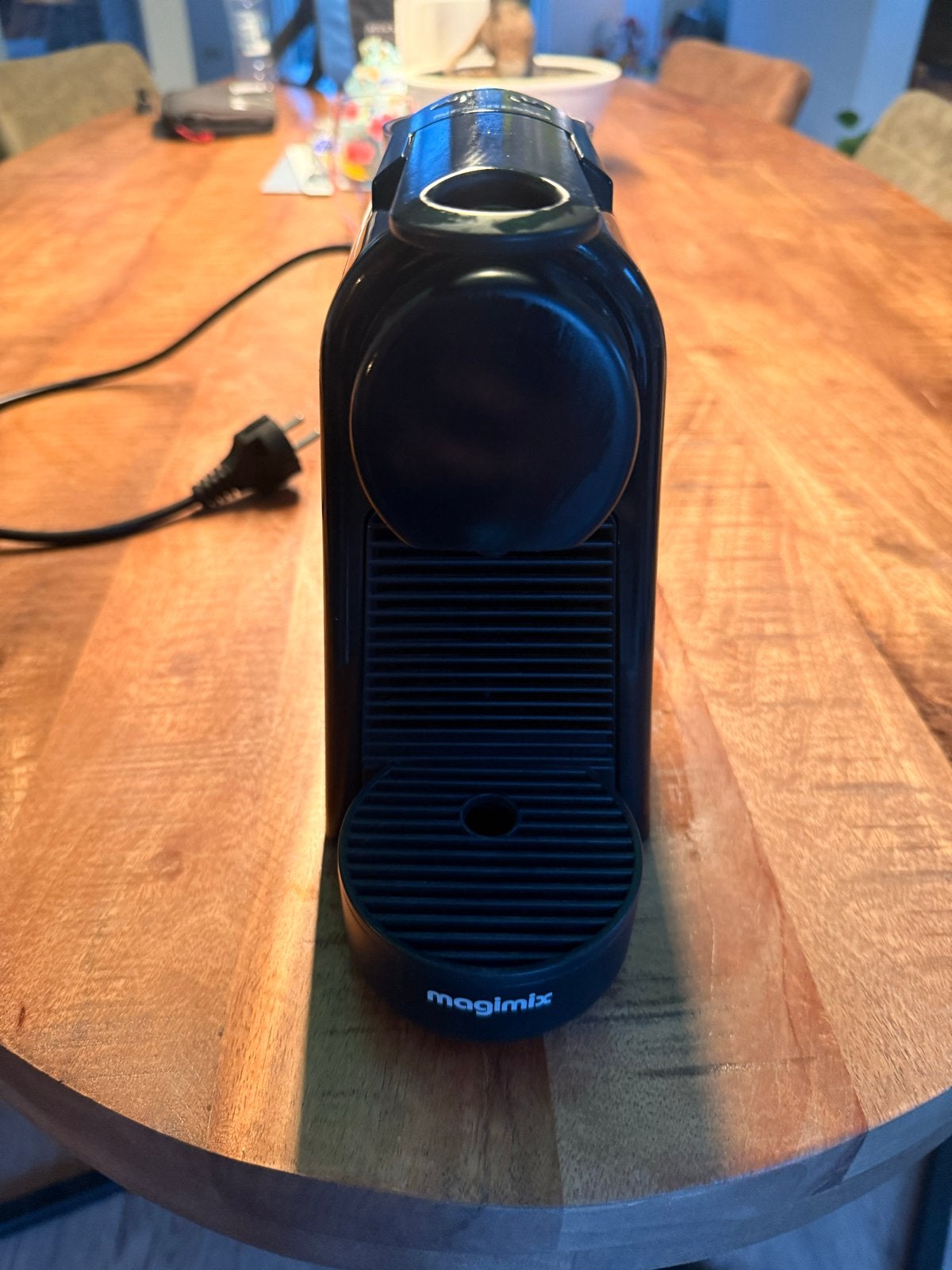 Nespresso ESSENZA MINI - Compacte en stijlvolle koffiemachin, Espresso apparaat, Ophalen of Verzenden, Zo goed als nieuw, 1 kopje