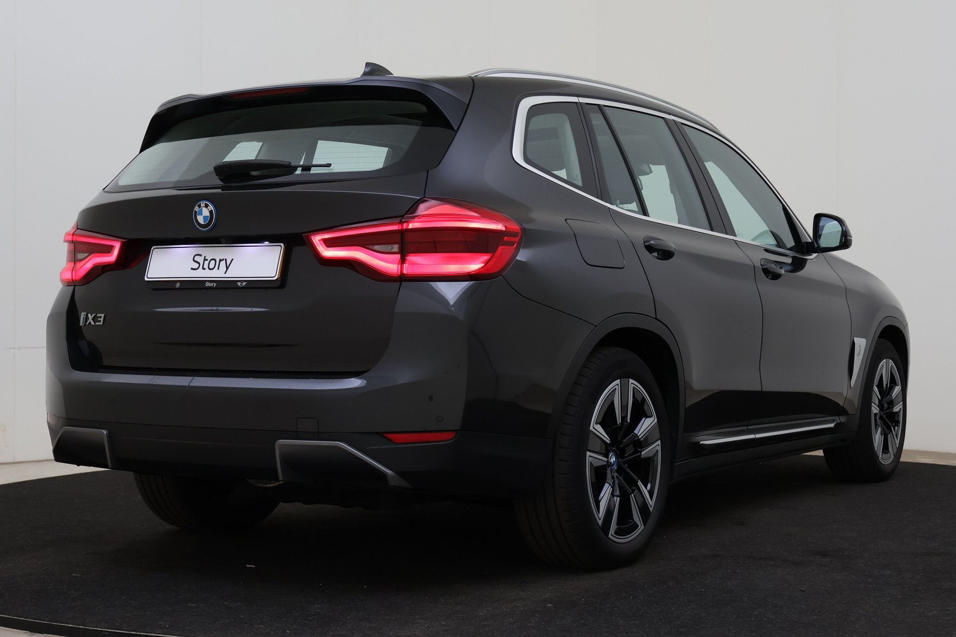 BMW iX3 Executive / Trekhaak / Achteruitrijcamera / LED / St, Dealer onderhouden, Achterwielaandrijving, Gebruikt, 436 min
