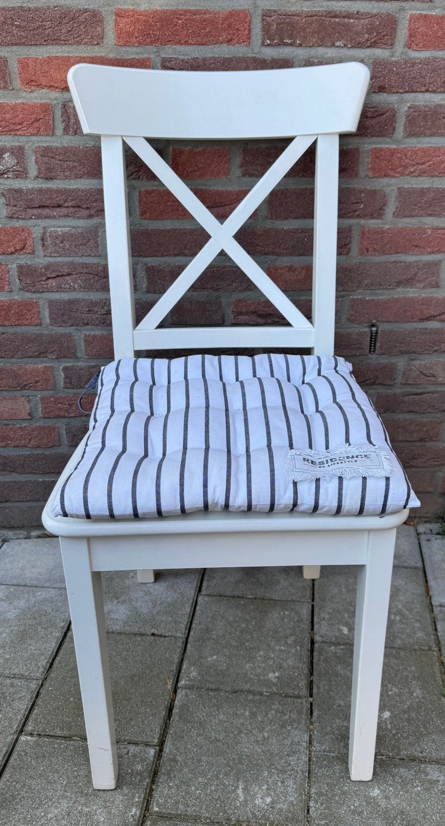2 witte stoeltjes met kussen, Ophalen, Zo goed als nieuw, Wit, Twee