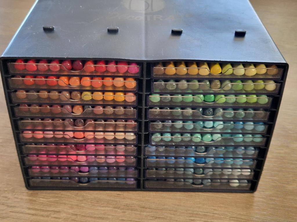 220 decotime kleurpotloden in opbergbox met laadjes, Ophalen, Nieuw