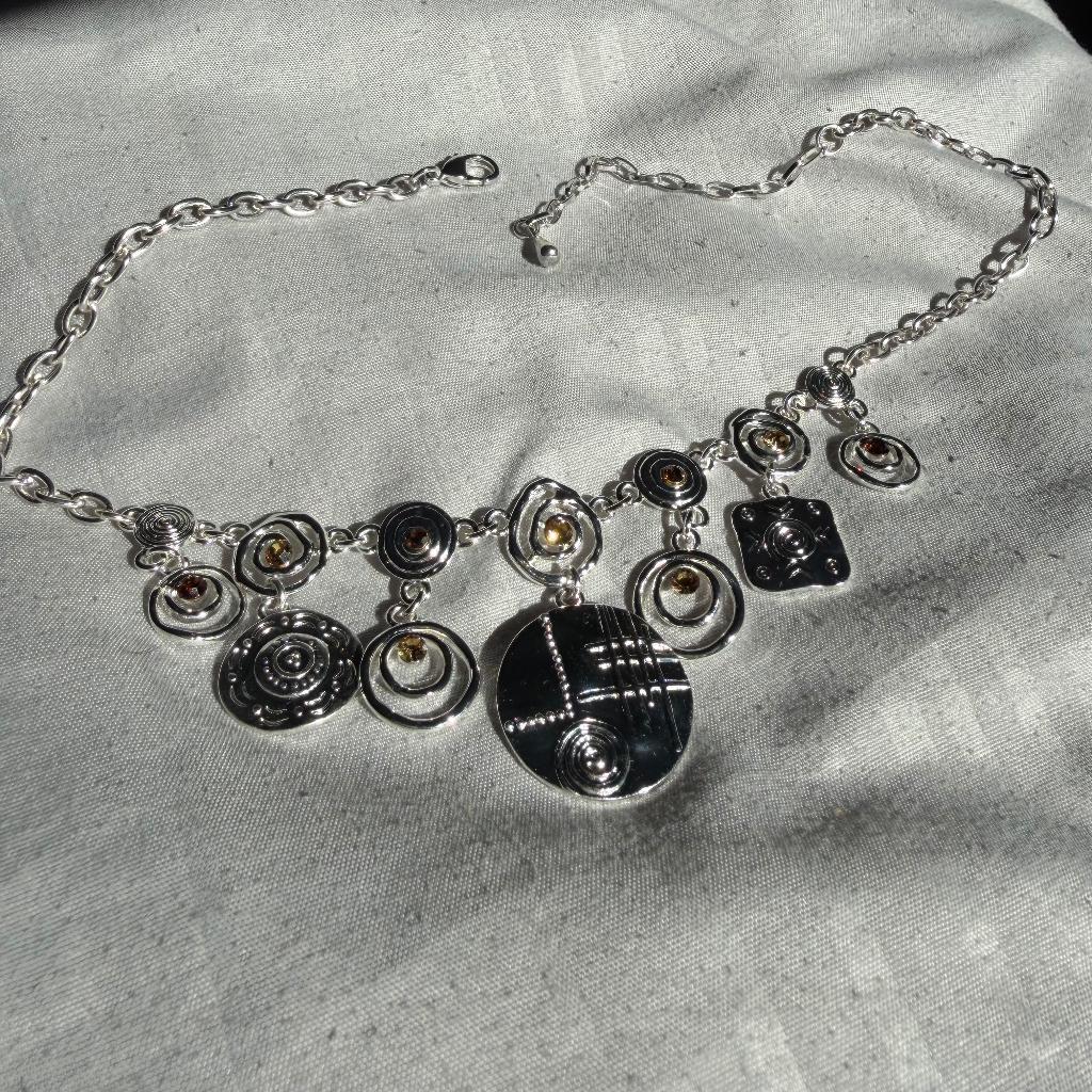 Statement zilveren en bronze ketting met hanger details, Verzenden, Nieuw, Zilver, Overige materialen