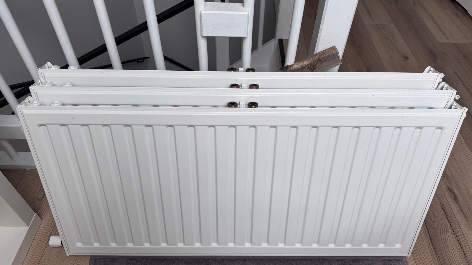 3 witte radiatoren, 105x50cm, inclusief ophangbeugels, Ophalen, 30 tot 80 cm, Radiator, Zo goed als nieuw