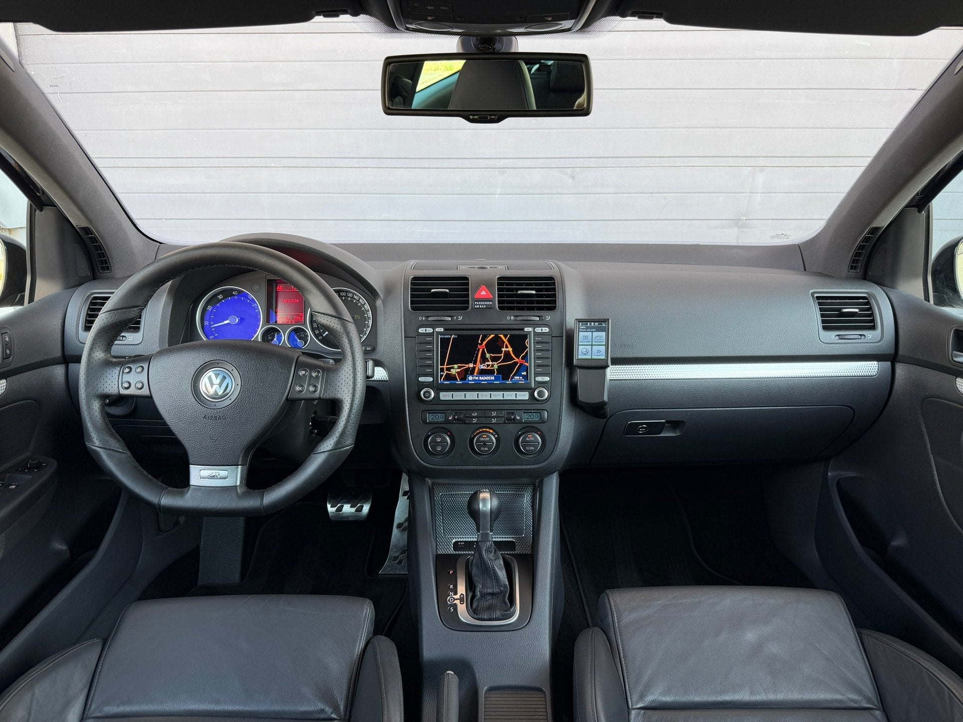 Volkswagen GOLF 3.2 R32 DSG | Schaalstoelen | Compleet 1e La, Auto's, Volkswagen, Gebruikt, 3189 cc, Zwart, Bedrijf