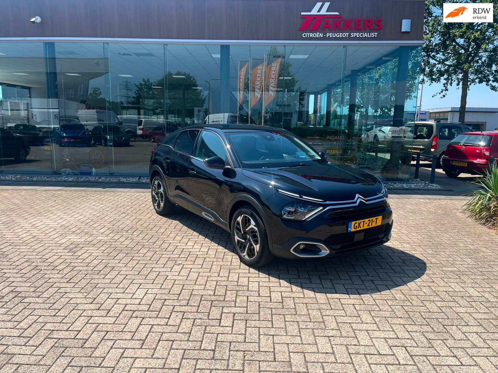 Citroen C4 1.2 Puretech Shine Automaat, Auto's, Citroën, Gebruikt, Euro 6, 1199 cc, Leder en Stof