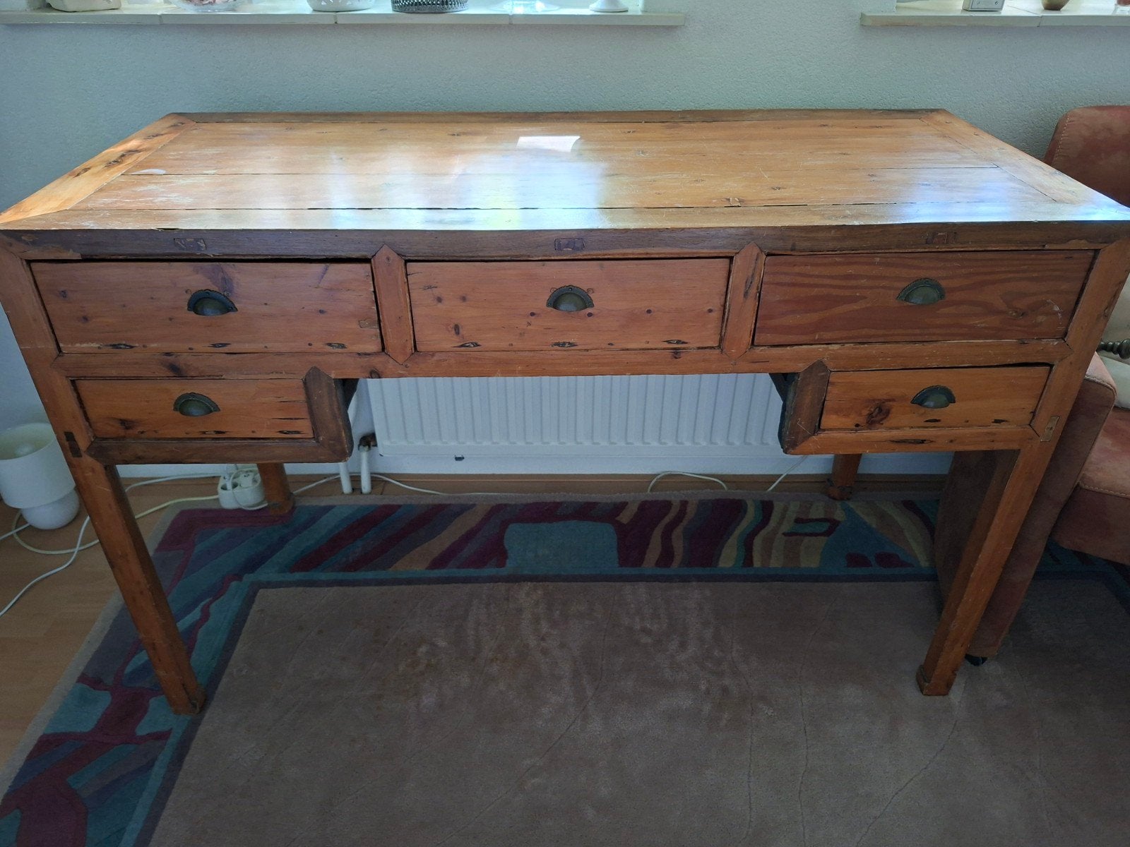 Sidetable, gemaakt van antiek hout., Ophalen