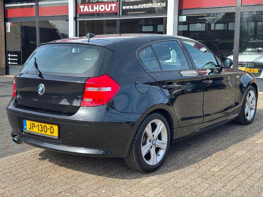 BMW 1-serie 116i High Executive | AIRCO, STOELVERWARMING, CR, 1-Serie, Euro 5, Zwart, 4 cilinders