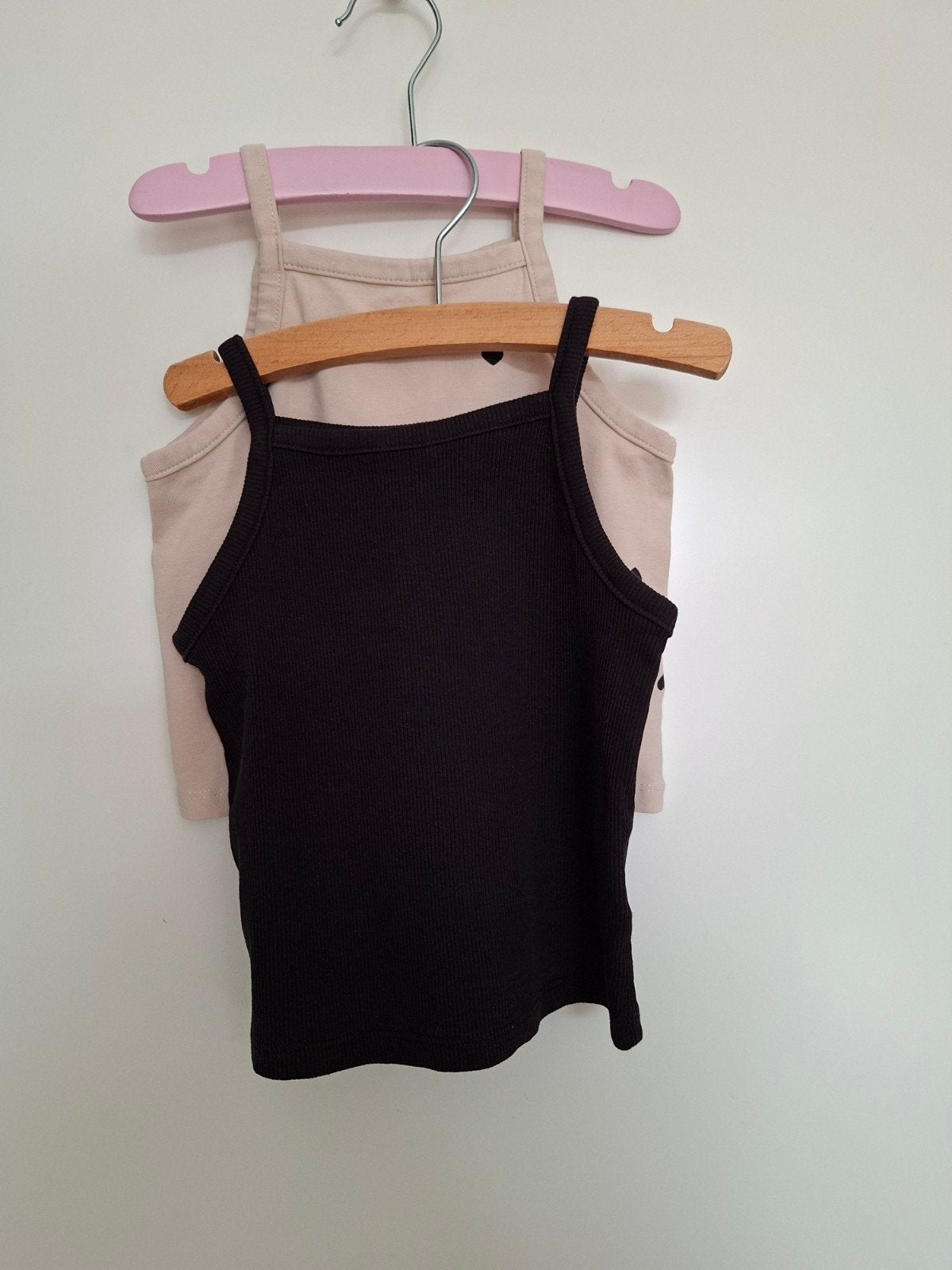 2 topjes van H&M maat 98 104 z.g.a.n., Kinderen en Baby's, Meisje, H&M, Ophalen of Verzenden, Zo goed als nieuw