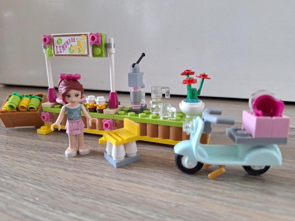 Lego Friends 41027
Mia's Lemonade Stand, Ophalen of Verzenden