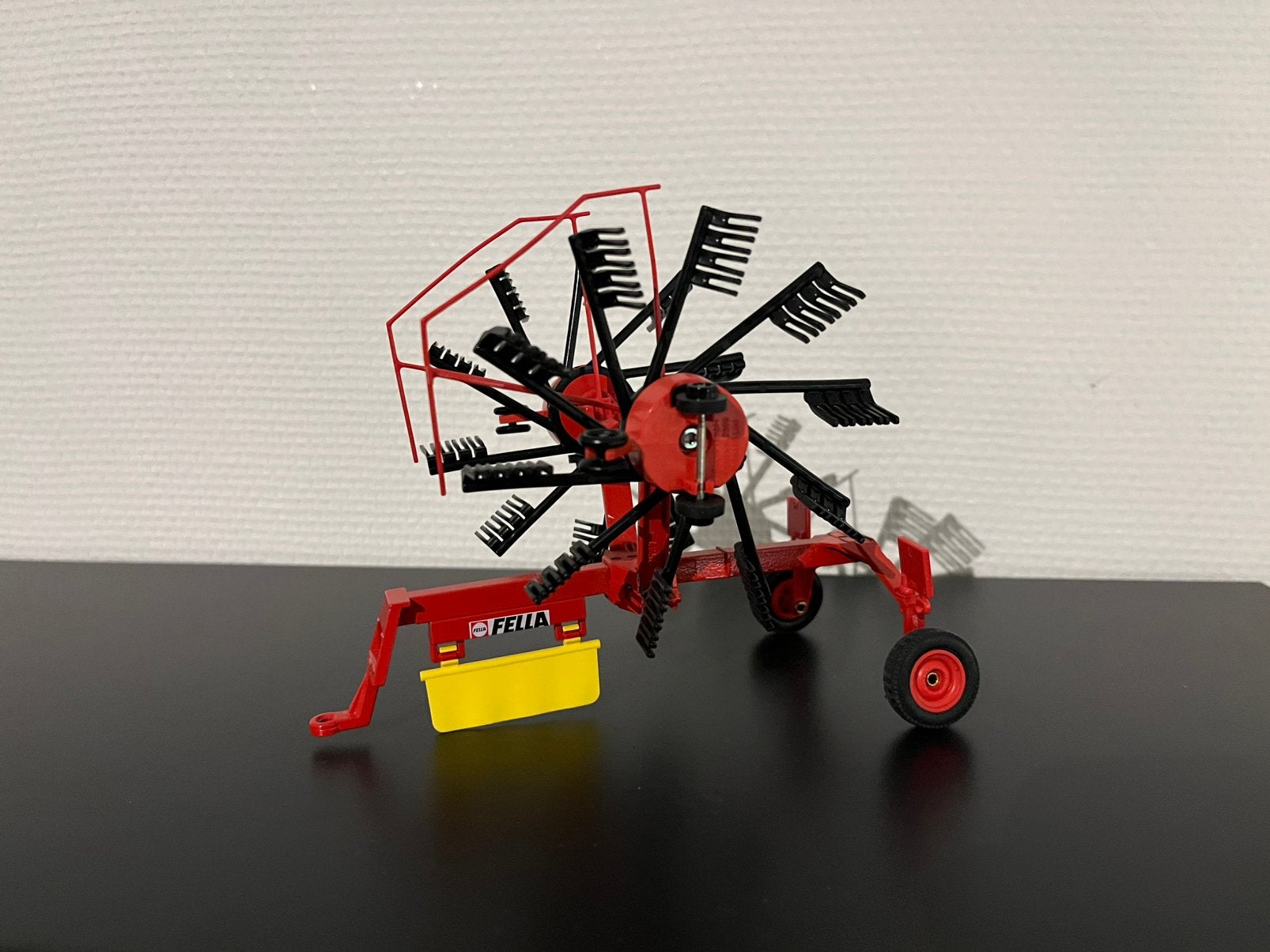 Fella hark siku 1:32, Ophalen of Verzenden, Zo goed als nieuw, Tractor of Landbouw, SIKU