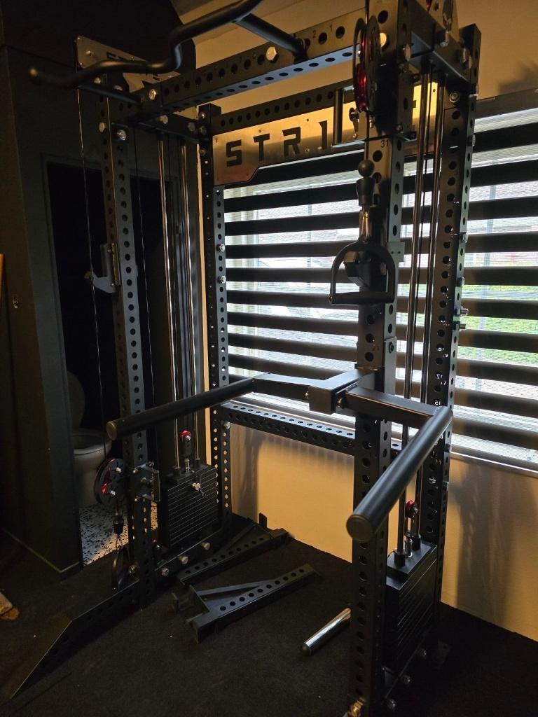 Strive Squat rack met cable cross 70 kg stack - Nieuw, Sport en Fitness, Fitnessapparatuur, Benen, Krachtstation, Verkoop@destaca.nl