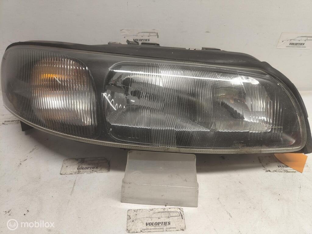 Koplamp rechts Volvo V70, XC70 ('00-'04), Gebruikt, Ophalen of Verzenden, Volvo, Volvo