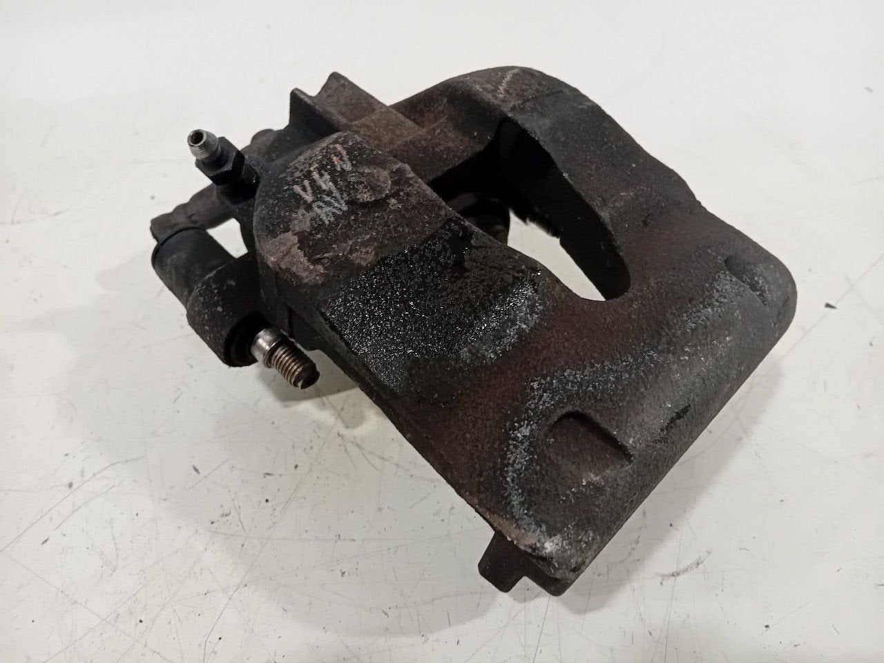Remklauw rechts voor Volkswagen Polo, Onderdelen@venauto.nl, Van der Ven Autorecycling B.V., Gebruikt, Ettenseweg 76, 4706 PB Roosendaal, The Netherlands